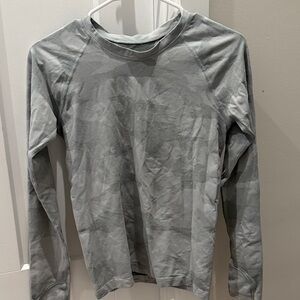 Athleta Gray Long Sleeve Tee